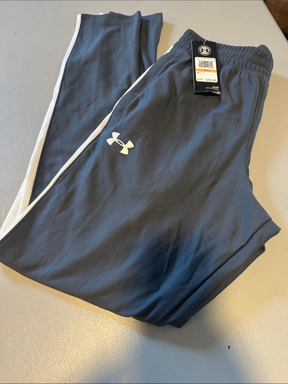 Under Armour men’s grey Sweatpants with White Side Trim